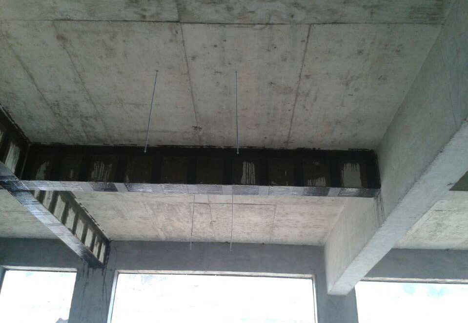 梁柱混凝土開裂，要怎么加固